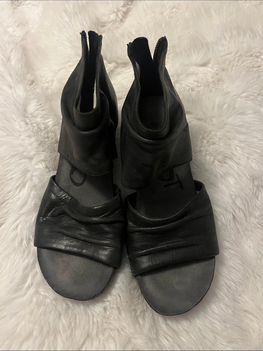 OTBT Black Leather Open-Toe Ankle Wrap Sandals - Women